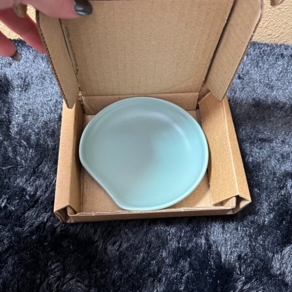 Year & Day Ceramic  Spoon Rest Soft Blue New In Box - Picture 1 of 3